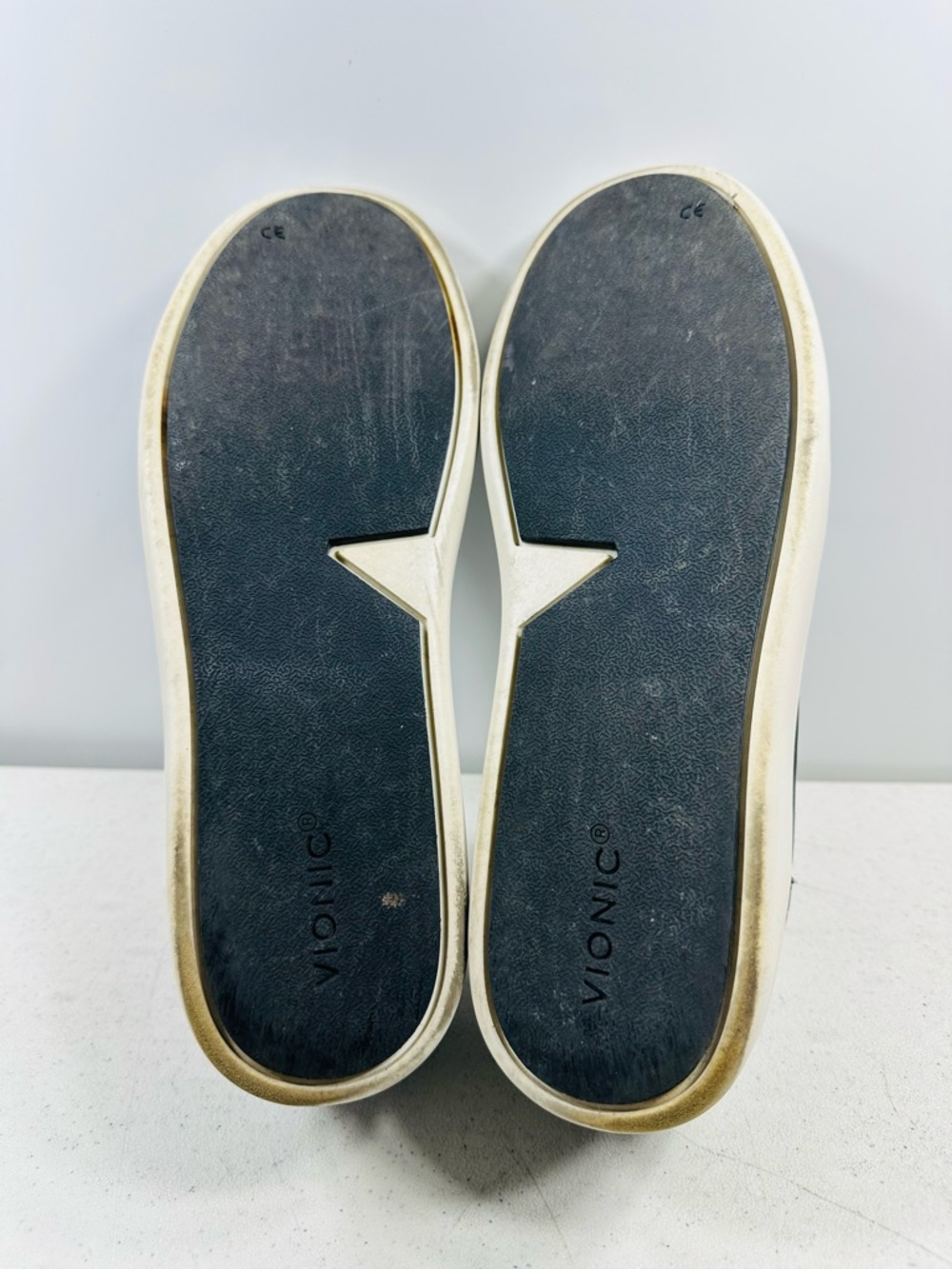 Vionic Penelope Leather Women Slip On Shoes Sneakers Size 11  Black - Picture 6 of 7